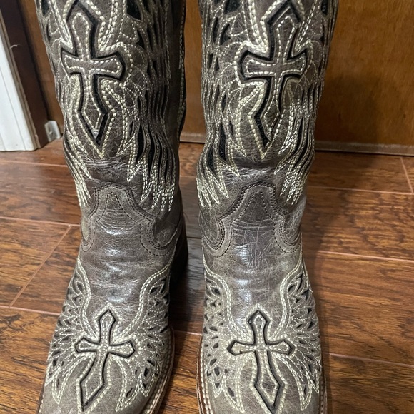 Corral Boots Shoes - Embroidered Brown Heeled Boots